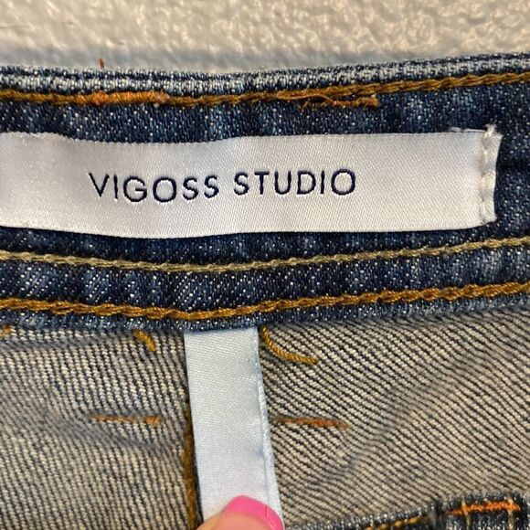 VIGOSS STUDIO- medium wash mid-rise Bermuda- raw hem- Size 32 - Picture 7 of 8
